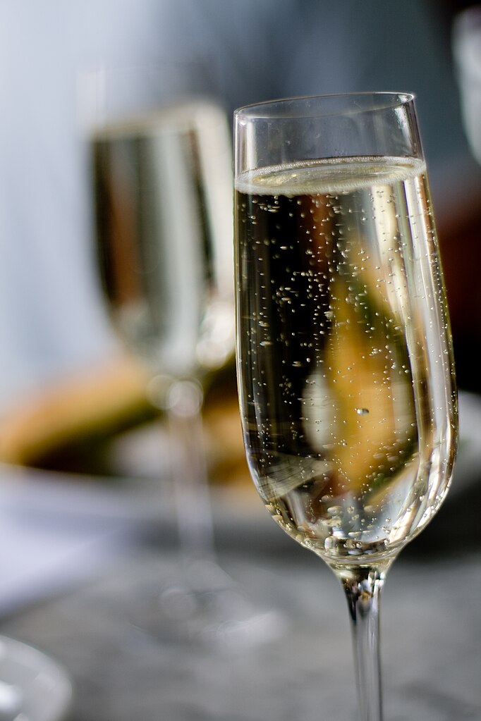 Sektempfang | Wikimedia Commons